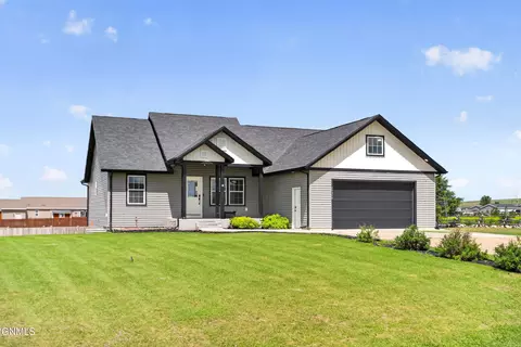 Exterior - 13355 Yellowstone Meadow St, Williston, ND 58801 photo 2 of 7