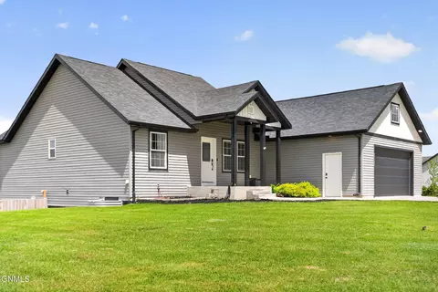 Exterior - 13355 Yellowstone Meadow St, Williston, ND 58801 photo 3 of 7