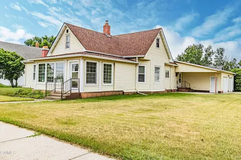 Exterior - 253 1st St NE, Garrison, ND 58540 photo 2 of 5