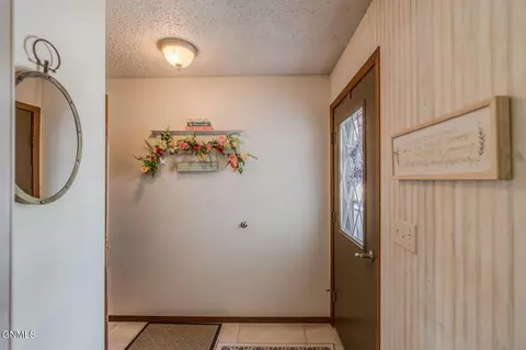 Entry Way - 507 9th Ave NW, Mandan, ND 58554 photo 1 of 3