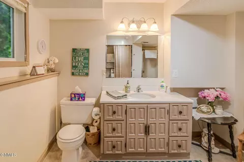 Bath - 507 9th Ave NW, Mandan, ND 58554 photo 5 of 6