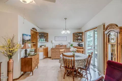 Dining - 507 9th Ave NW, Mandan, ND 58554 photo 1 of 2