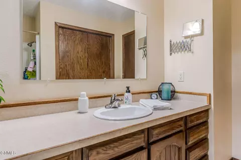 Bath - 507 9th Ave NW, Mandan, ND 58554 photo 3 of 6