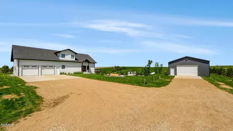 5103 13q St NW, Garrison, ND 58540