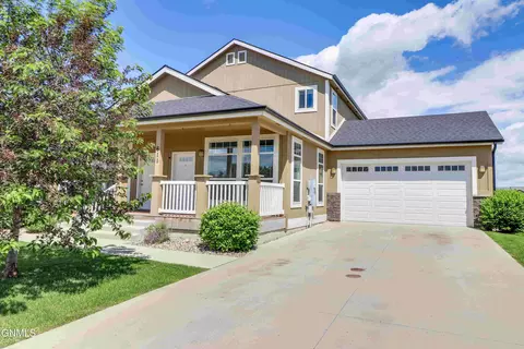 611 40th St E, Williston, ND 58801