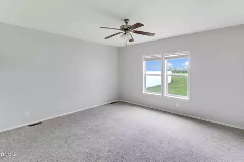 Bedroom - 622 40th St E, Williston, ND 58801 photo 1 of 5