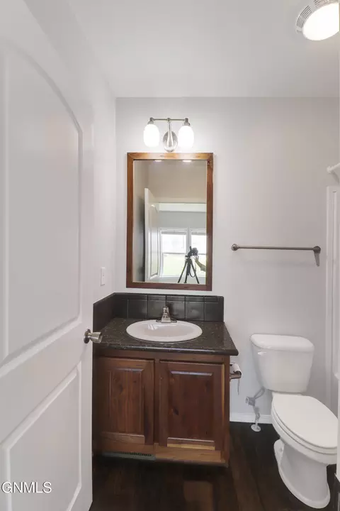Bath - 622 40th St E, Williston, ND 58801 photo 5 of 6