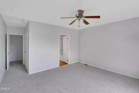 Bedroom - 622 40th St E, Williston, ND 58801 photo 2 of 5
