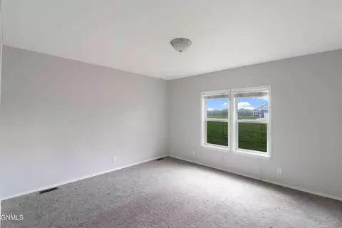 Bedroom - 622 40th St E, Williston, ND 58801 photo 4 of 5