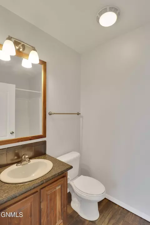 Bath - 622 40th St E, Williston, ND 58801 photo 1 of 6