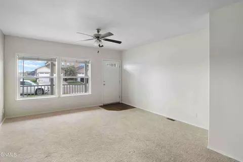 Living - 807 40th St E, Williston, ND 58801 photo 1 of 3