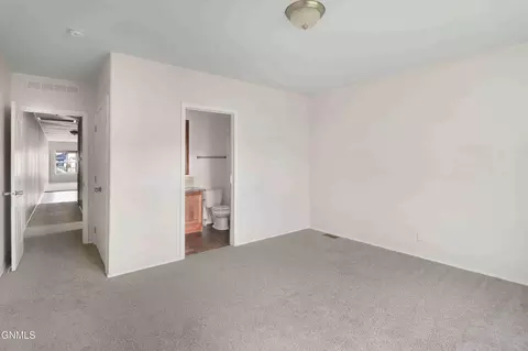 Bedroom - 807 40th St E, Williston, ND 58801 photo 2 of 2