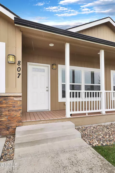 Exterior - 807 40th St E, Williston, ND 58801 photo 2 of 2