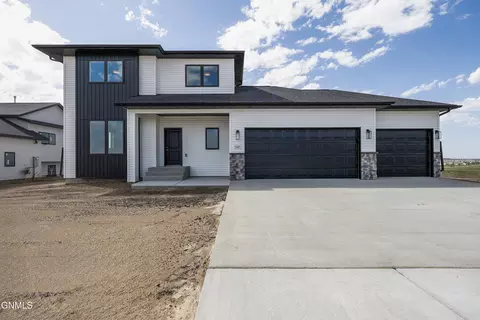 5327 Welder Ave, Bismarck, ND 58503
