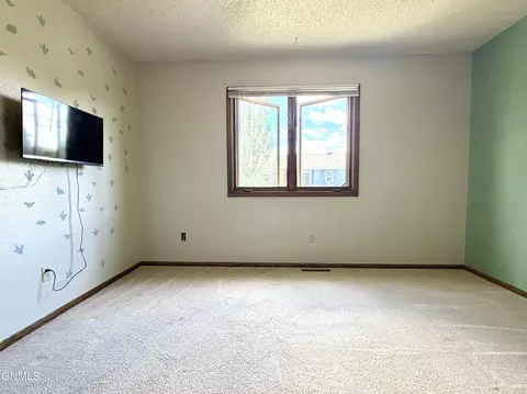 Bedroom - 3643 Regent Dr E, Bismarck, ND 58504 photo 2 of 4
