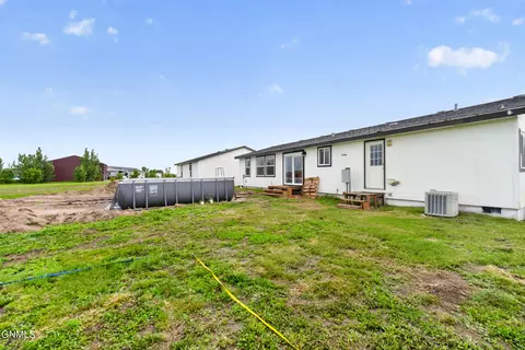 Exterior - 5727 Freedom Ln, Williston, ND 58801 photo 8 of 8