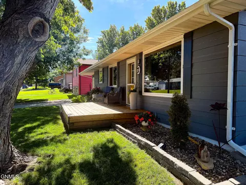 31 Mcdougall Dr, Lincoln, ND 58504 photo 3
