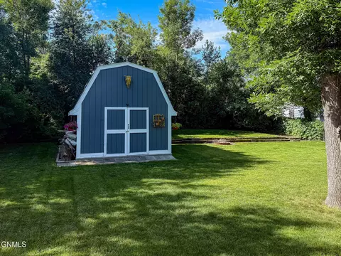 31 Mcdougall Dr, Lincoln, ND 58504 photo 8