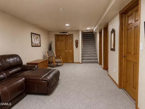 31 Mcdougall Dr, Lincoln, ND 58504 photo 28