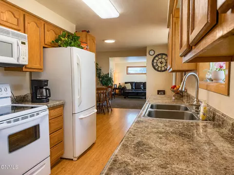31 Mcdougall Dr, Lincoln, ND 58504 photo 13