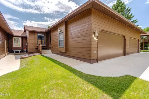 467 E Brandon Dr, Bismarck, ND 58503