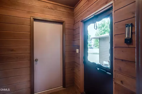 Entry Way - 467 E Brandon Dr, Bismarck, ND 58503 photo 1 of 6