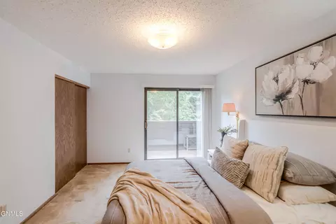 Bedroom - 467 E Brandon Dr, Bismarck, ND 58503 photo 2 of 8