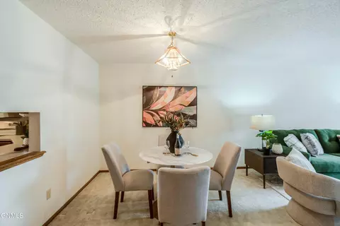 Dining - 467 E Brandon Dr, Bismarck, ND 58503 photo 2 of 4