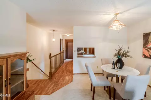 Dining - 467 E Brandon Dr, Bismarck, ND 58503 photo 4 of 4