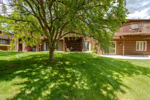 Exterior - 467 E Brandon Dr, Bismarck, ND 58503 photo 6 of 7