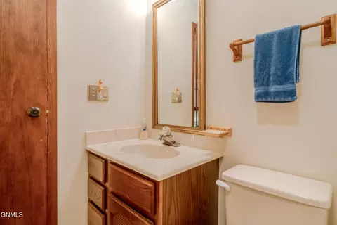 Bath - 467 E Brandon Dr, Bismarck, ND 58503 photo 10 of 10