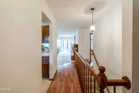 Entry Way - 467 E Brandon Dr, Bismarck, ND 58503 photo 2 of 6