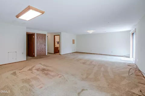 Other - 467 E Brandon Dr, Bismarck, ND 58503 photo 9 of 21