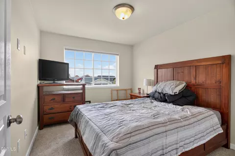 Bedroom - 3405 33rd St W, Williston, ND 58801 photo 3 of 4