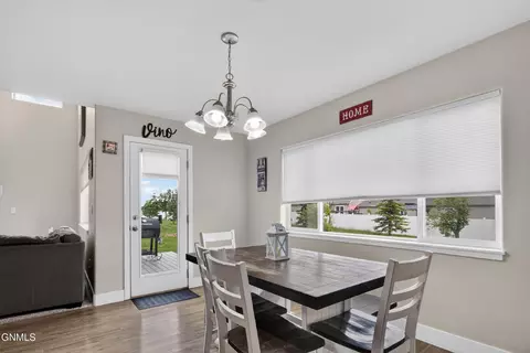 Dining - 3405 33rd St W, Williston, ND 58801 photo 1 of 2