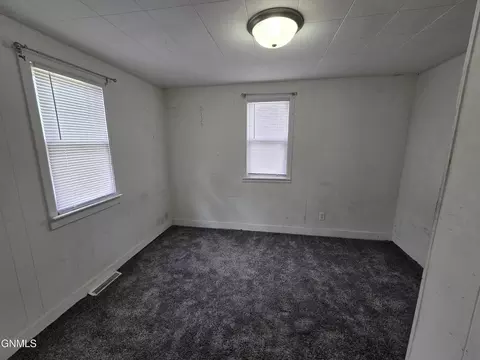 Bedroom - 1908 Rosser Ave, Bismarck, ND 58501 photo 1 of 1