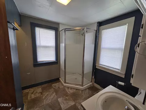 Bath - 1908 Rosser Ave, Bismarck, ND 58501 photo 1 of 1