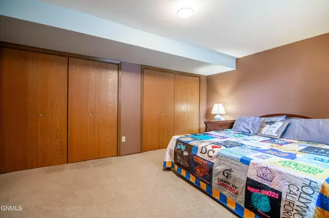 Bedroom - 1000 1st Ave NW, Beulah, ND 58523 photo 6 of 6