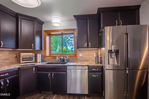Kitchen - 1000 1st Ave NW, Beulah, ND 58523 photo 5 of 5