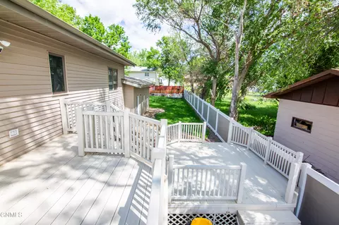 Exterior - 1000 1st Ave NW, Beulah, ND 58523 photo 7 of 15