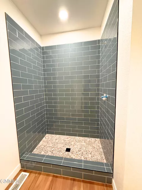 Bath - 3016 28th Ct W, Williston, ND 58801 photo 2 of 4