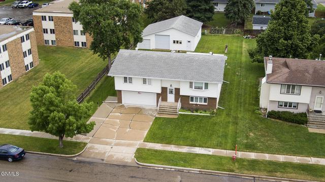 1533 N 22nd St, Bismarck, ND 58501