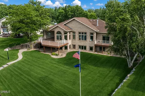 1512 Mutineer Pl, Bismarck, ND 58504