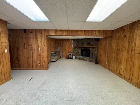 Living - 1004 North Ave, Hebron, ND 58638 photo 7 of 7