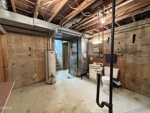 Bath - 1004 North Ave, Hebron, ND 58638 photo 6 of 6