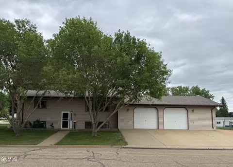 1004 North Ave, Hebron, ND 58638