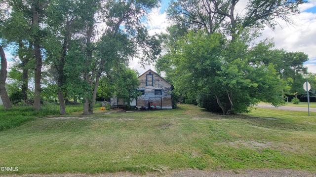 174 Main St N, Regan, ND 58477