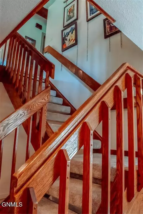 Entry Way - 3118 13th Ave E, Williston, ND 58801 photo 5 of 6