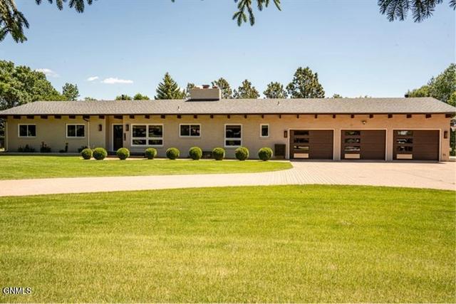 3118 13th Ave E, Williston, ND 58801