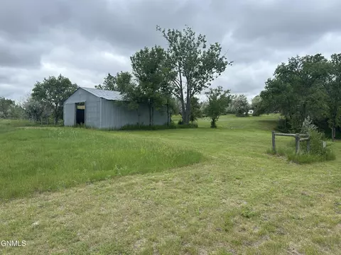 Exterior - 3118 13th Ave E, Williston, ND 58801 photo 19 of 19